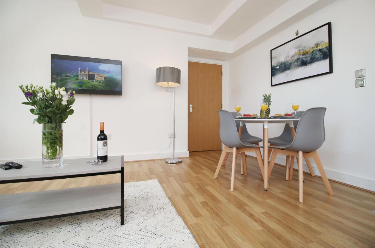 St Thomas Loft Views By Ssw - 2Br, Parking, Sleeps 4, Easy Access To City Centre, Marina, Beach And M4 Swansea Exterior photo