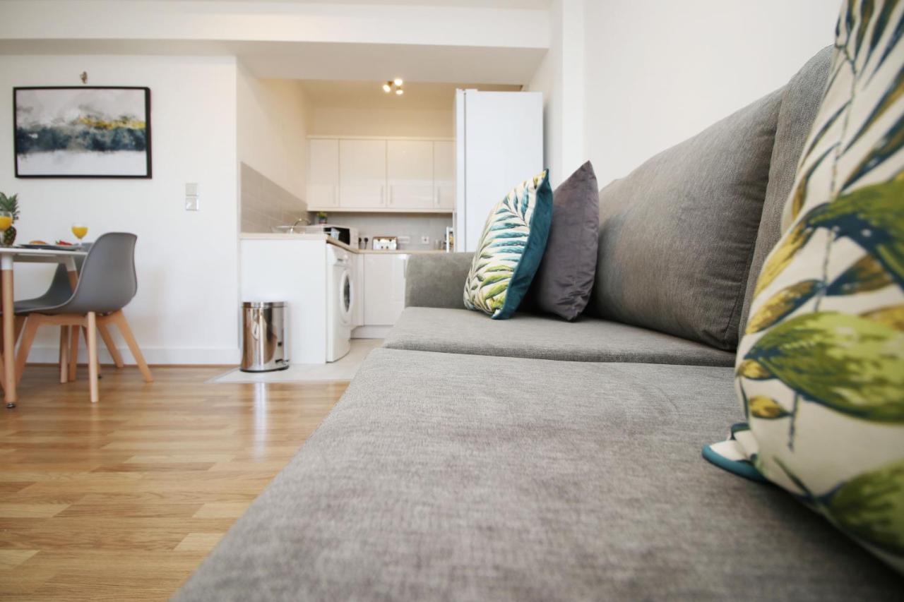 St Thomas Loft Views By Ssw - 2Br, Parking, Sleeps 4, Easy Access To City Centre, Marina, Beach And M4 Swansea Exterior photo