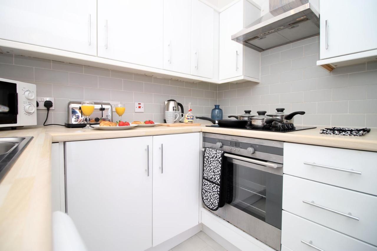 St Thomas Loft Views By Ssw - 2Br, Parking, Sleeps 4, Easy Access To City Centre, Marina, Beach And M4 Swansea Exterior photo