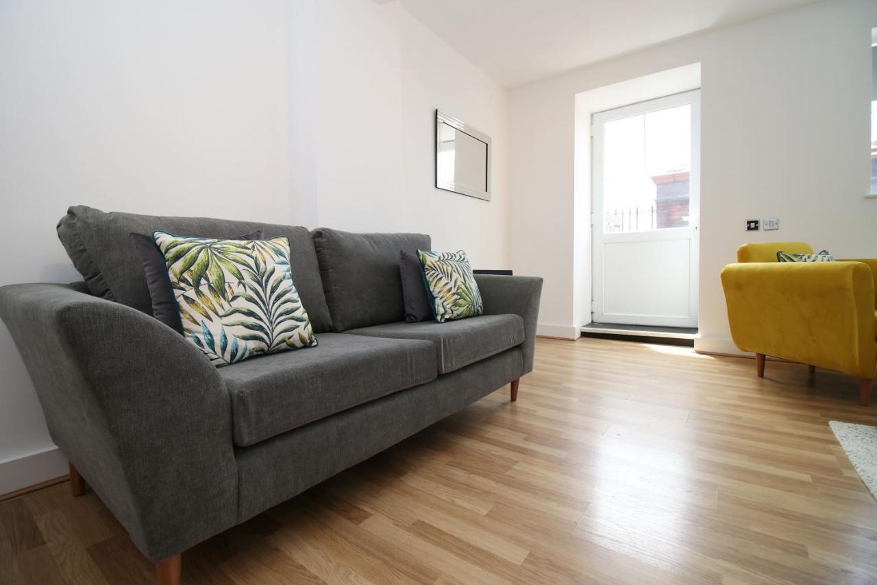 St Thomas Loft Views By Ssw - 2Br, Parking, Sleeps 4, Easy Access To City Centre, Marina, Beach And M4 Swansea Exterior photo