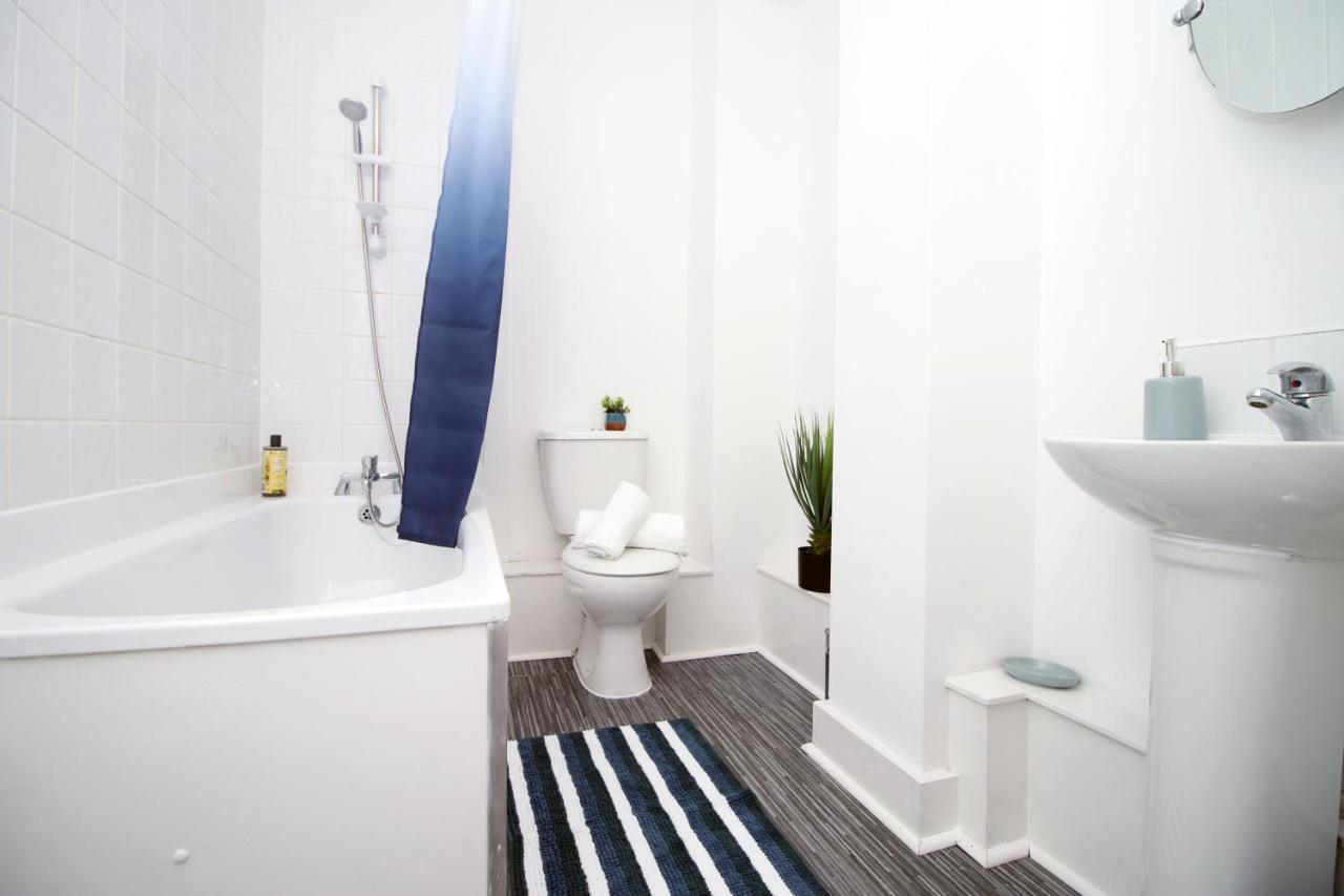 St Thomas Loft Views By Ssw - 2Br, Parking, Sleeps 4, Easy Access To City Centre, Marina, Beach And M4 Swansea Exterior photo